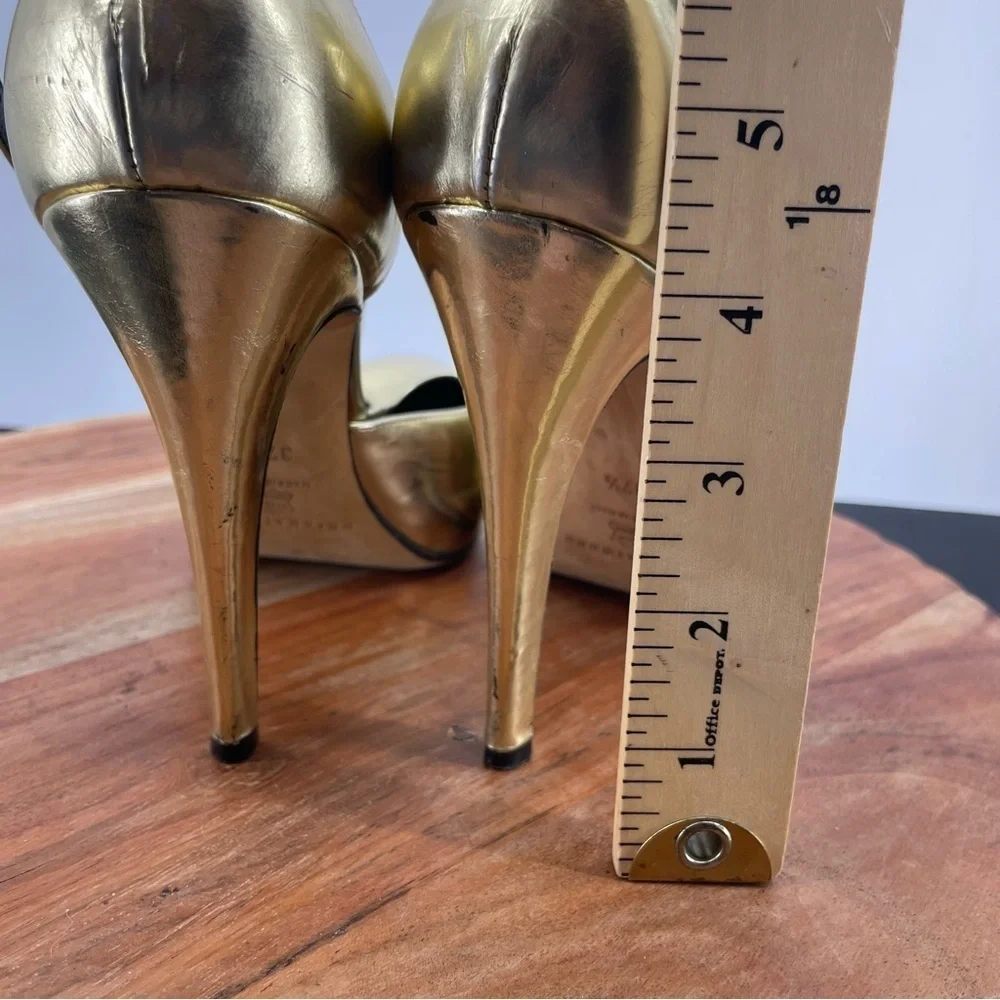 Brian Atwood Vintage Gold T-Strap‎ Platform Pumps 37.5 US 7.5